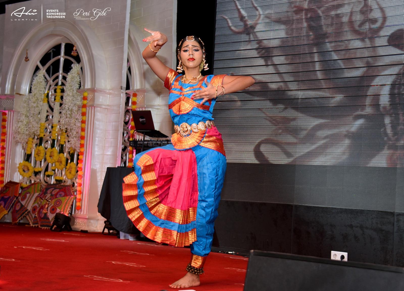 Indischer Tanz beim Diwalifest